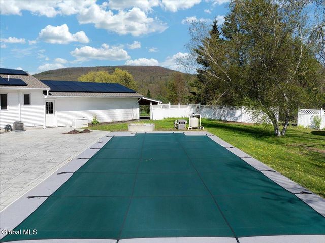 21 Pleasant Hill Drive, Poestenkill, NY 12140