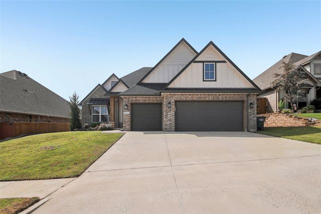 8216 Crew Lane, Edmond, OK 73034