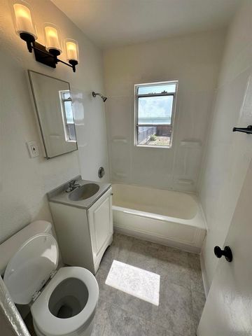 4225 Central Avenue, San Diego, CA 92105