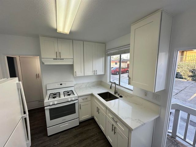 4225 Central Avenue, San Diego, CA 92105