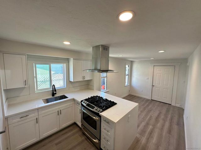 4225 Central Avenue, San Diego, CA 92105