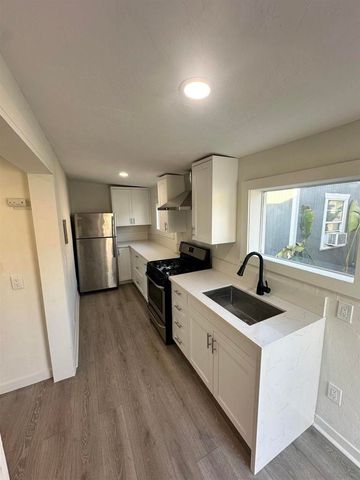 4225 Central Avenue, San Diego, CA 92105