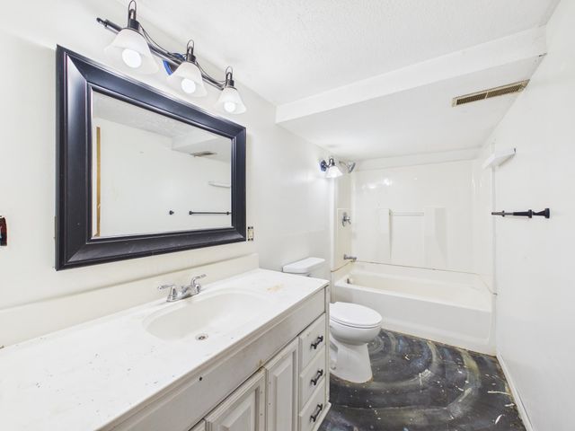 310 S Colby St., Valley Center, KS 67147