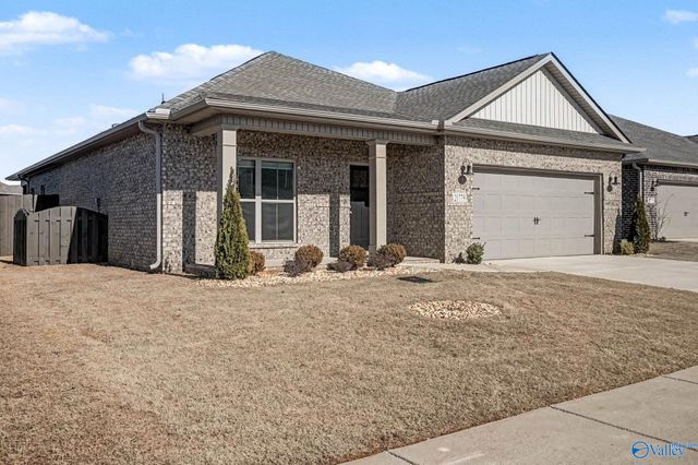 21779 Natures Cove Drive, Athens, AL 35613