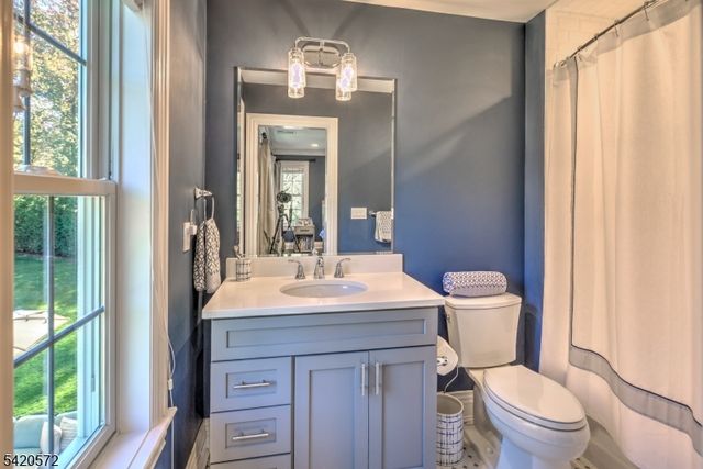 3 Meadow Ct, Madison Boro, NJ 07940