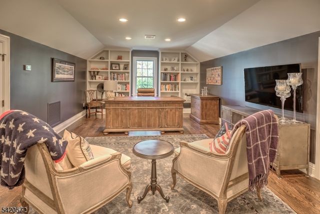 3 Meadow Ct, Madison Boro, NJ 07940