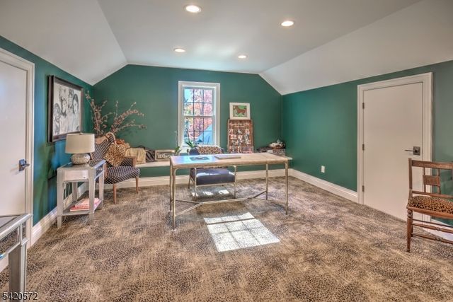 3 Meadow Ct, Madison Boro, NJ 07940