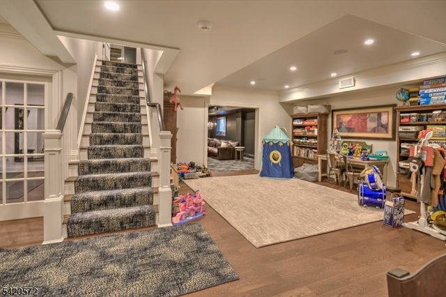 3 Meadow Ct, Madison Boro, NJ 07940