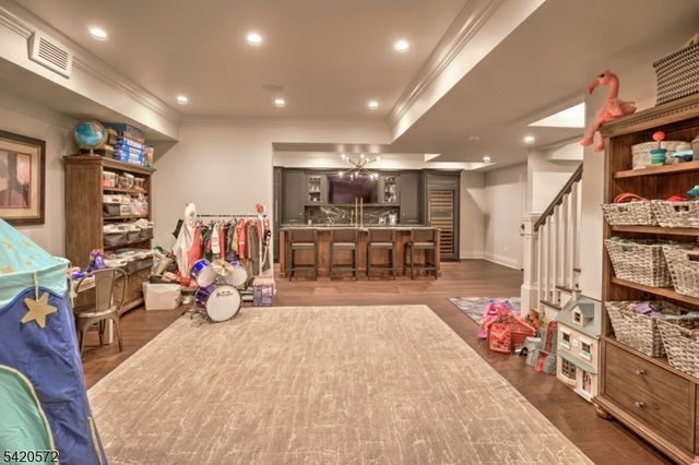 3 Meadow Ct, Madison Boro, NJ 07940