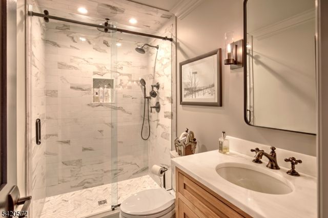 3 Meadow Ct, Madison Boro, NJ 07940