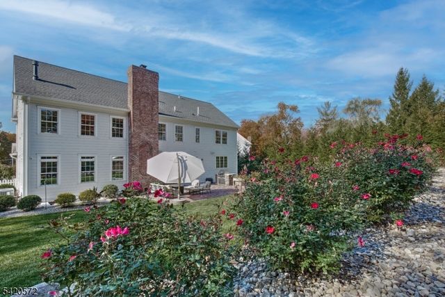 3 Meadow Ct, Madison Boro, NJ 07940