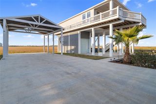 1286 Lagoon Drive, Crystal Beach, TX 77650