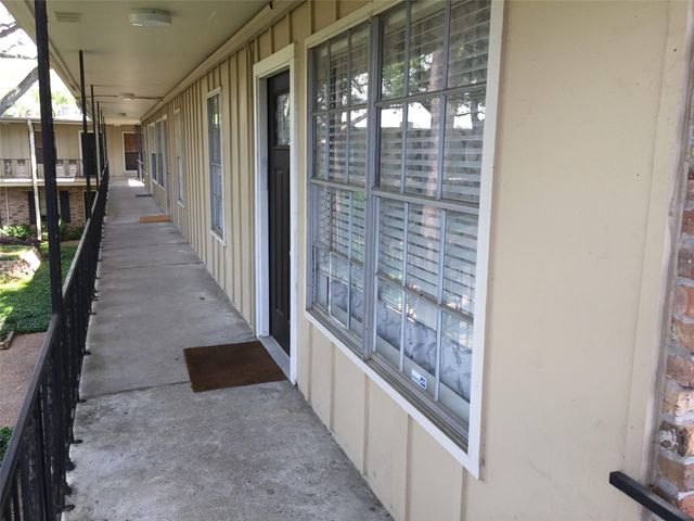 3224 Timmons Lane 130, Houston, TX 77027