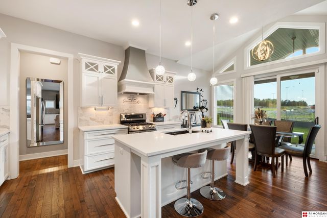 1710 N 197 Street, Elkhorn, NE 68022