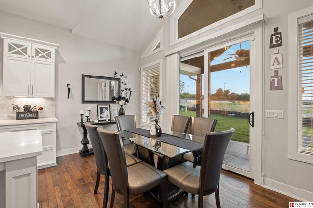 1710 N 197 Street, Elkhorn, NE 68022