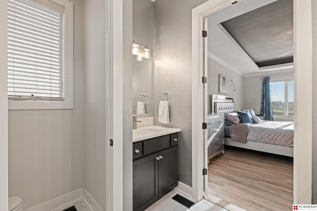 1710 N 197 Street, Elkhorn, NE 68022