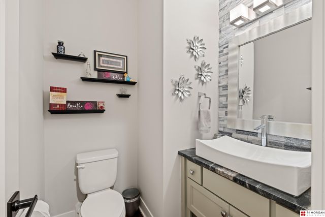 1710 N 197 Street, Elkhorn, NE 68022