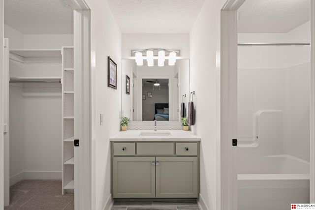 1710 N 197 Street, Elkhorn, NE 68022