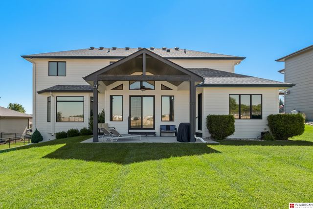 1710 N 197 Street, Elkhorn, NE 68022