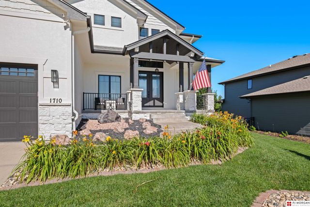 1710 N 197 Street, Elkhorn, NE 68022