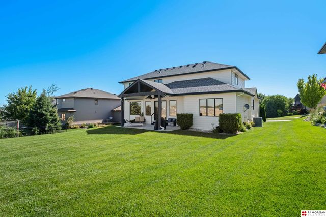 1710 N 197 Street, Elkhorn, NE 68022