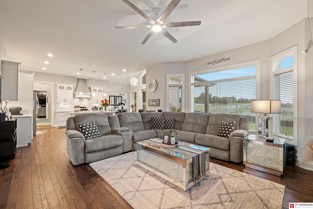 1710 N 197 Street, Elkhorn, NE 68022