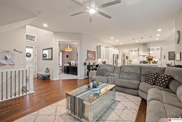 1710 N 197 Street, Elkhorn, NE 68022