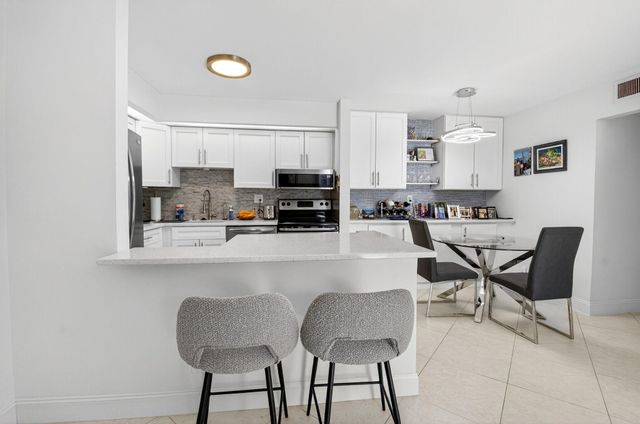 15492 Lakes Of Delray Boulevard 106, Delray Beach, FL 33484