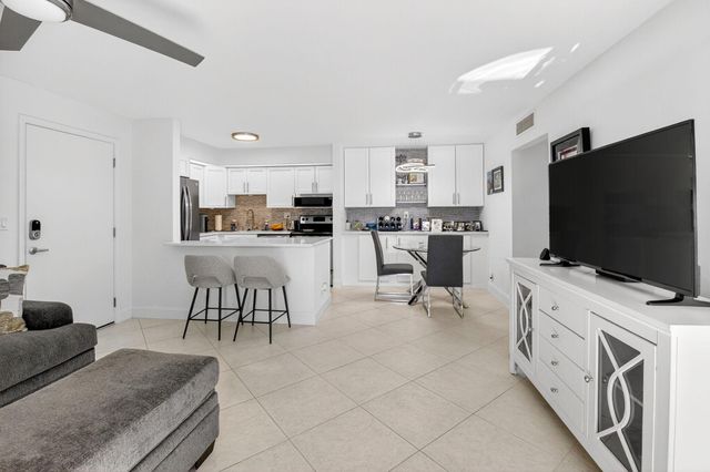 15492 Lakes Of Delray Boulevard 106, Delray Beach, FL 33484