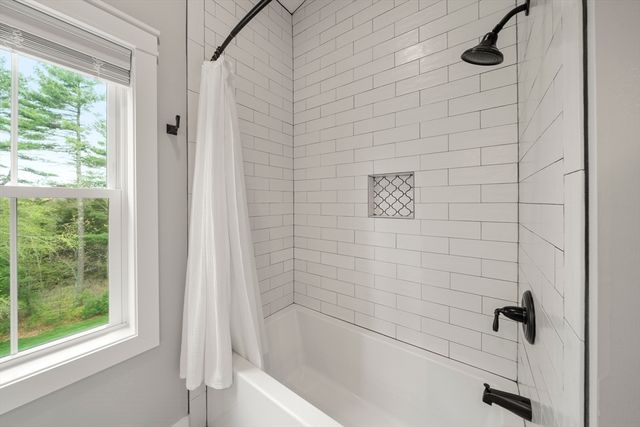 7 Stanley Ln, Carver, MA 02330