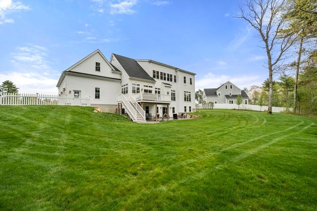 7 Stanley Ln, Carver, MA 02330