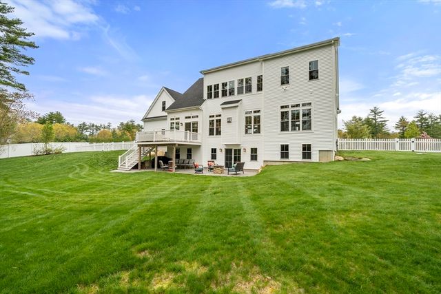 7 Stanley Ln, Carver, MA 02330