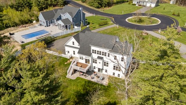 7 Stanley Ln, Carver, MA 02330