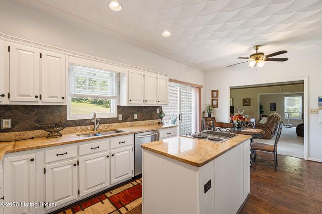 2005 Old Sorrell Ln, La Grange, KY 40031