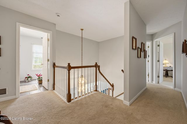 2005 Old Sorrell Ln, La Grange, KY 40031