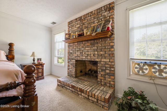2005 Old Sorrell Ln, La Grange, KY 40031