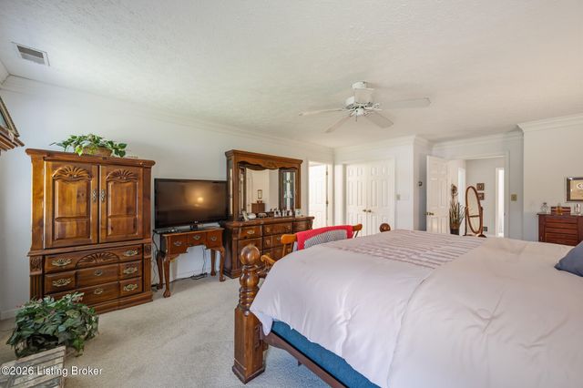 2005 Old Sorrell Ln, La Grange, KY 40031