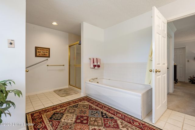 2005 Old Sorrell Ln, La Grange, KY 40031