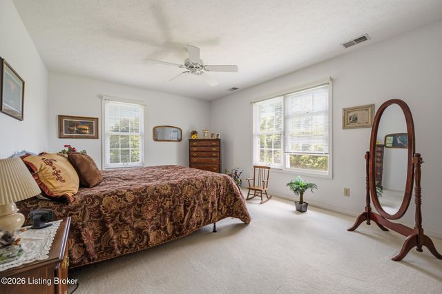 2005 Old Sorrell Ln, La Grange, KY 40031