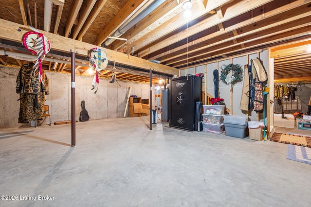 2005 Old Sorrell Ln, La Grange, KY 40031