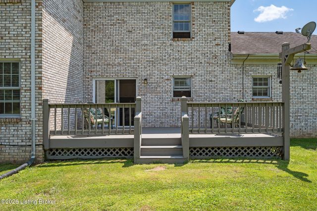 2005 Old Sorrell Ln, La Grange, KY 40031