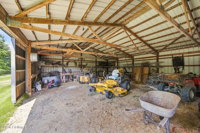 2005 Old Sorrell Ln, La Grange, KY 40031
