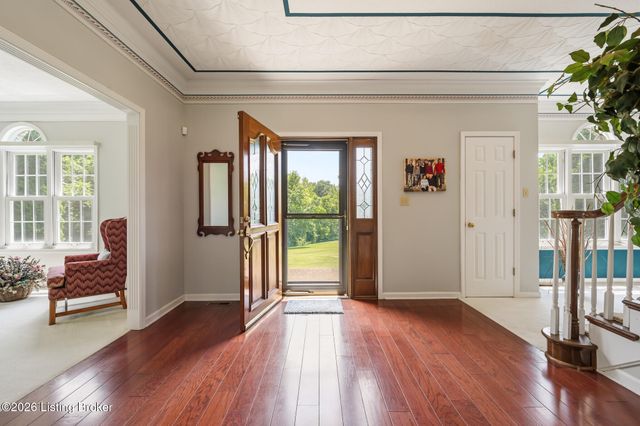 2005 Old Sorrell Ln, La Grange, KY 40031