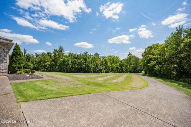 2005 Old Sorrell Ln, La Grange, KY 40031