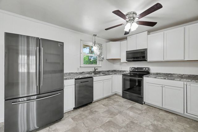 6656 Beacon Ln, Nashville, TN 37209