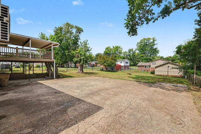 6656 Beacon Ln, Nashville, TN 37209
