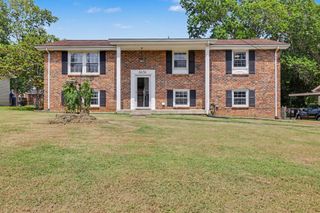 6656 Beacon Ln, Nashville, TN 37209
