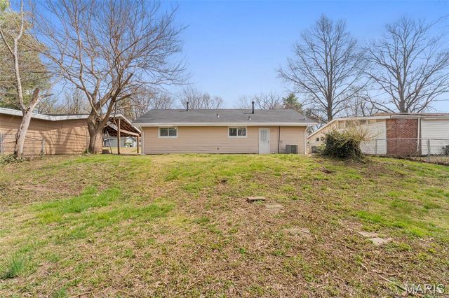 6813 Saint Olaf Drive, Berkeley, MO 63134