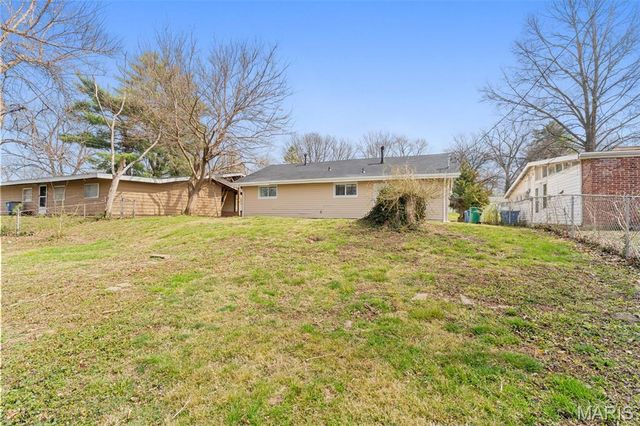 6813 Saint Olaf Drive, Berkeley, MO 63134