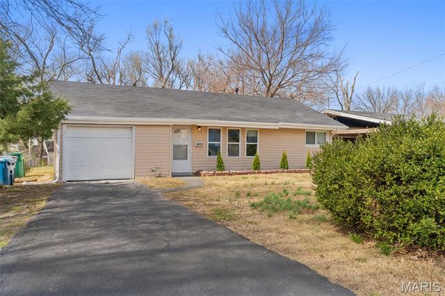 6813 Saint Olaf Drive, Berkeley, MO 63134